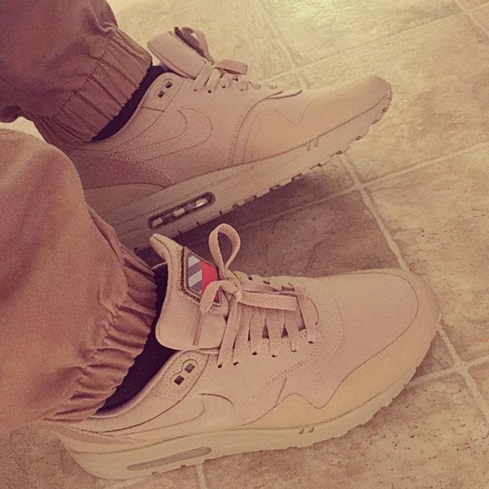 Nike Air Max 1 Patch in Sand